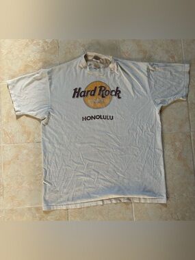 Vintage 90s Hard Rock Cafe Honolulu Cream Graphic Tee